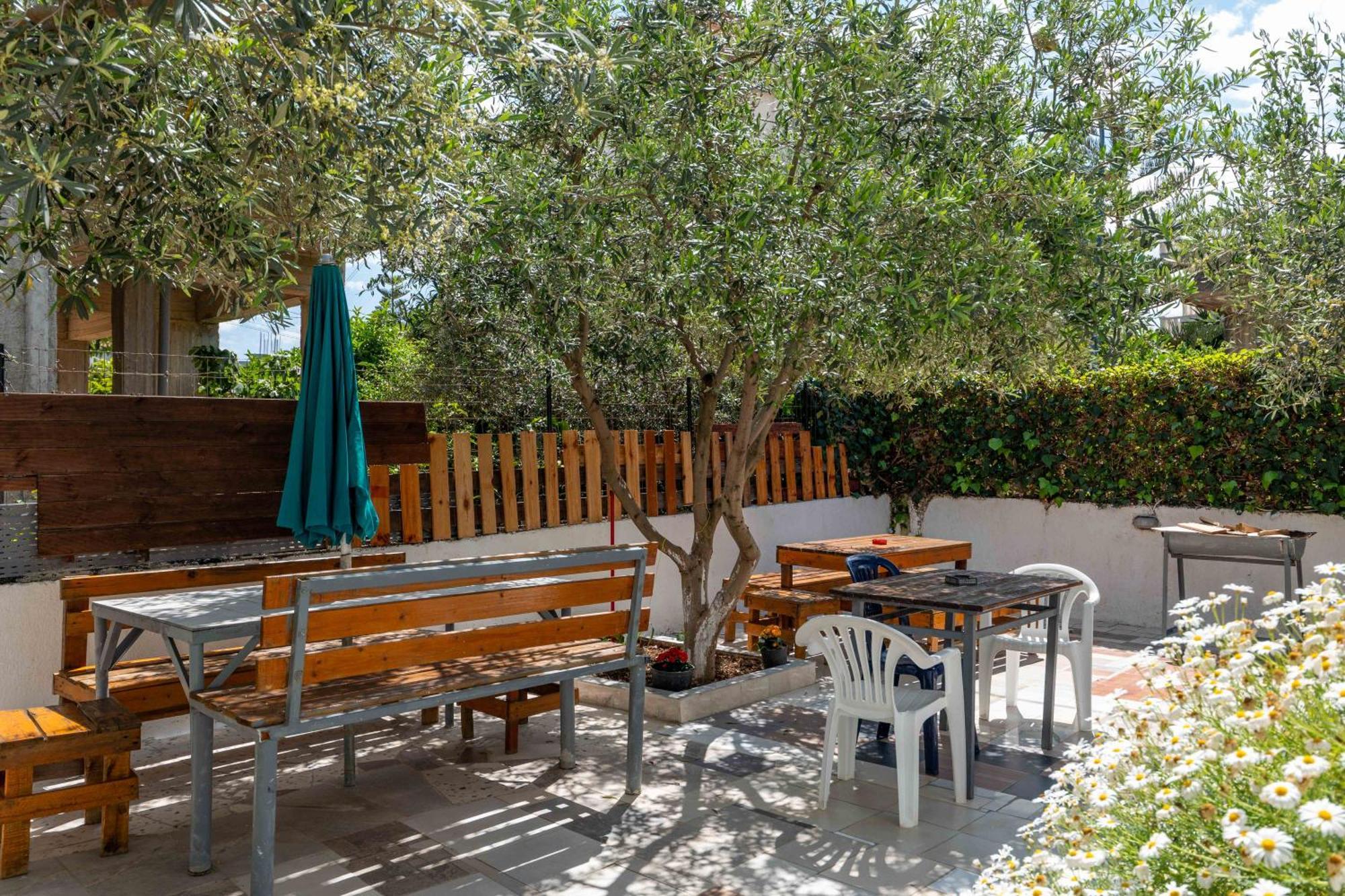 Tre Motrat Maison d'hôtes Ksamil